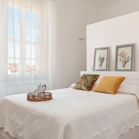 Waves Of Livorno New Modern Apartment Luaran gambar